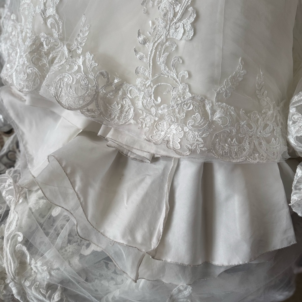 Elysee by Enzoani Henriette Mermaid Ivory Wedding Gown Size 4 - Picture 15 of 17